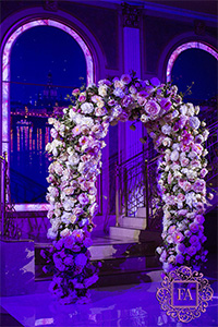 Свадебная арка полностью в цветах 2