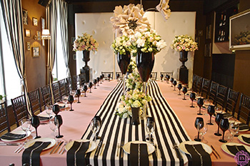 Оформление стола цветами в стиле Париж